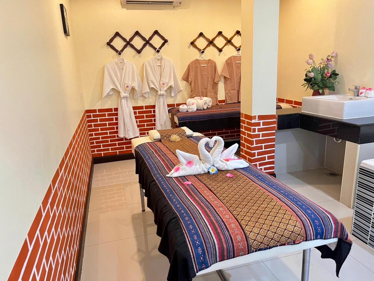 Saisawan Beach Luxury Hotel Na Chom Thian Exterior foto