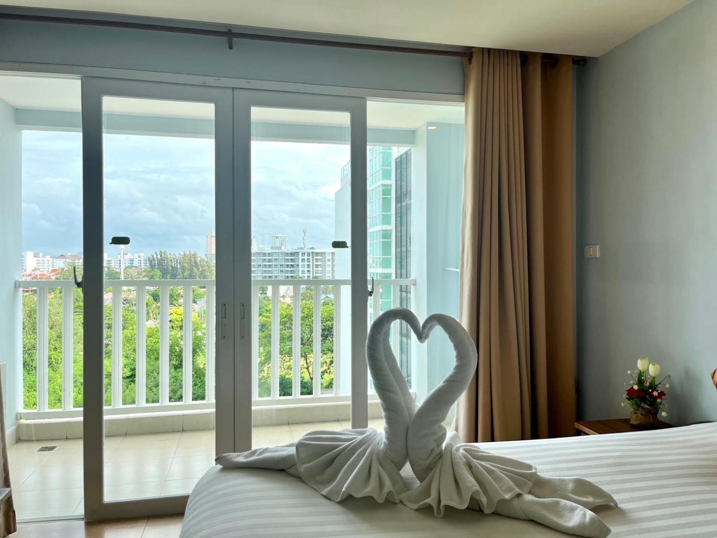 Saisawan Beach Luxury Hotel Na Chom Thian Exterior foto